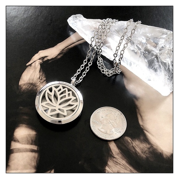 Fairy Aromatherapy Essential Oil Diffuser Necklace - Picture 3 of 3